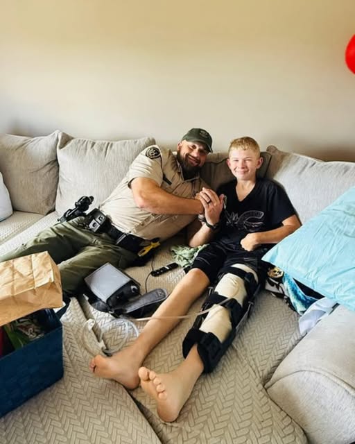 A Deputy’s Hand in the Dirt: How Compassion and Courage Helped a Boy Through His Darkest Hour