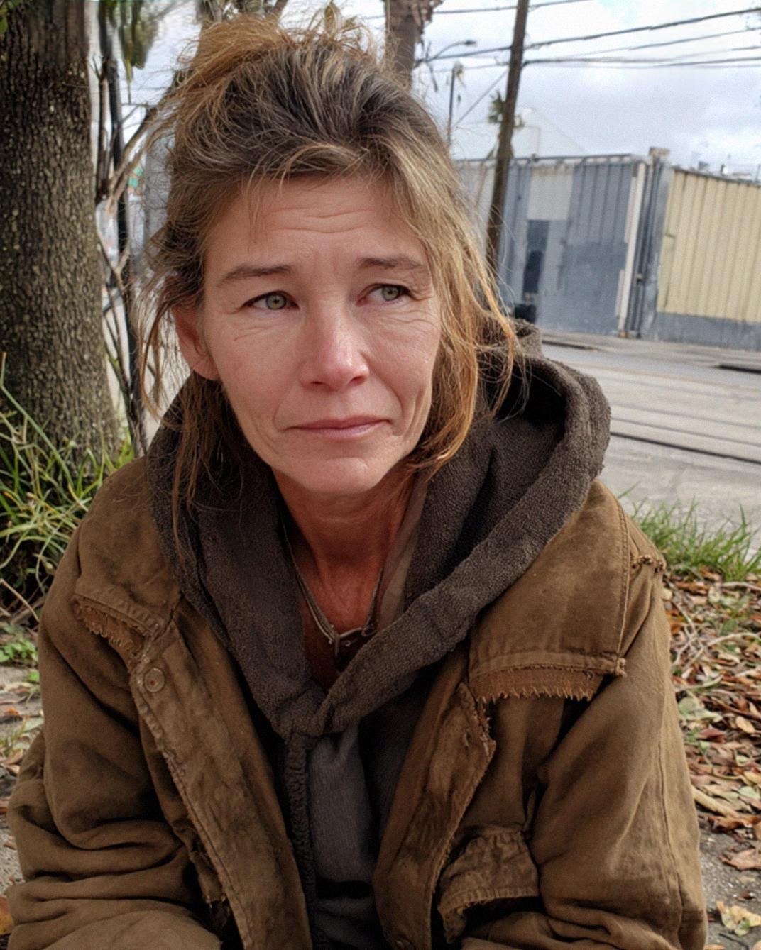 I Gave My Jacket to a Homeless Woman on Thanksgiving – 2 Years Later, She Showed Up at My Door with a Black Backpack and an Unforgettable Smile
