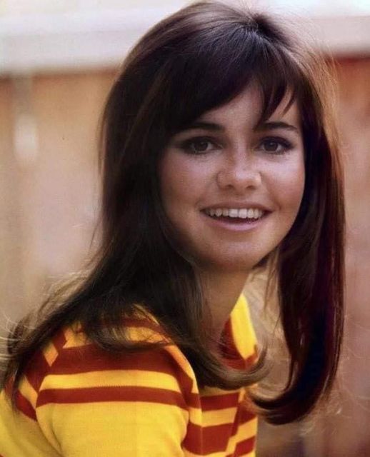 Sally Field, Now 76 Years Old, Has Never Had Plastic Surgery Despite Facing Ageism In Hollywood!
