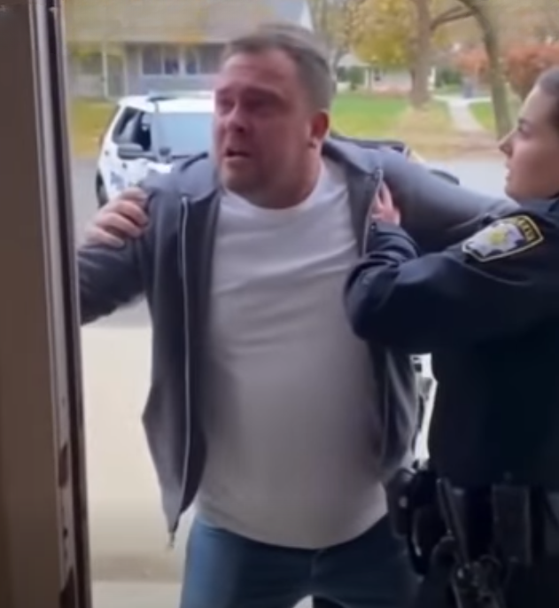 A Blind Elderly Woman Asked Me to Walk Her Home — The Next Day, Her Sons Arrived With the Police