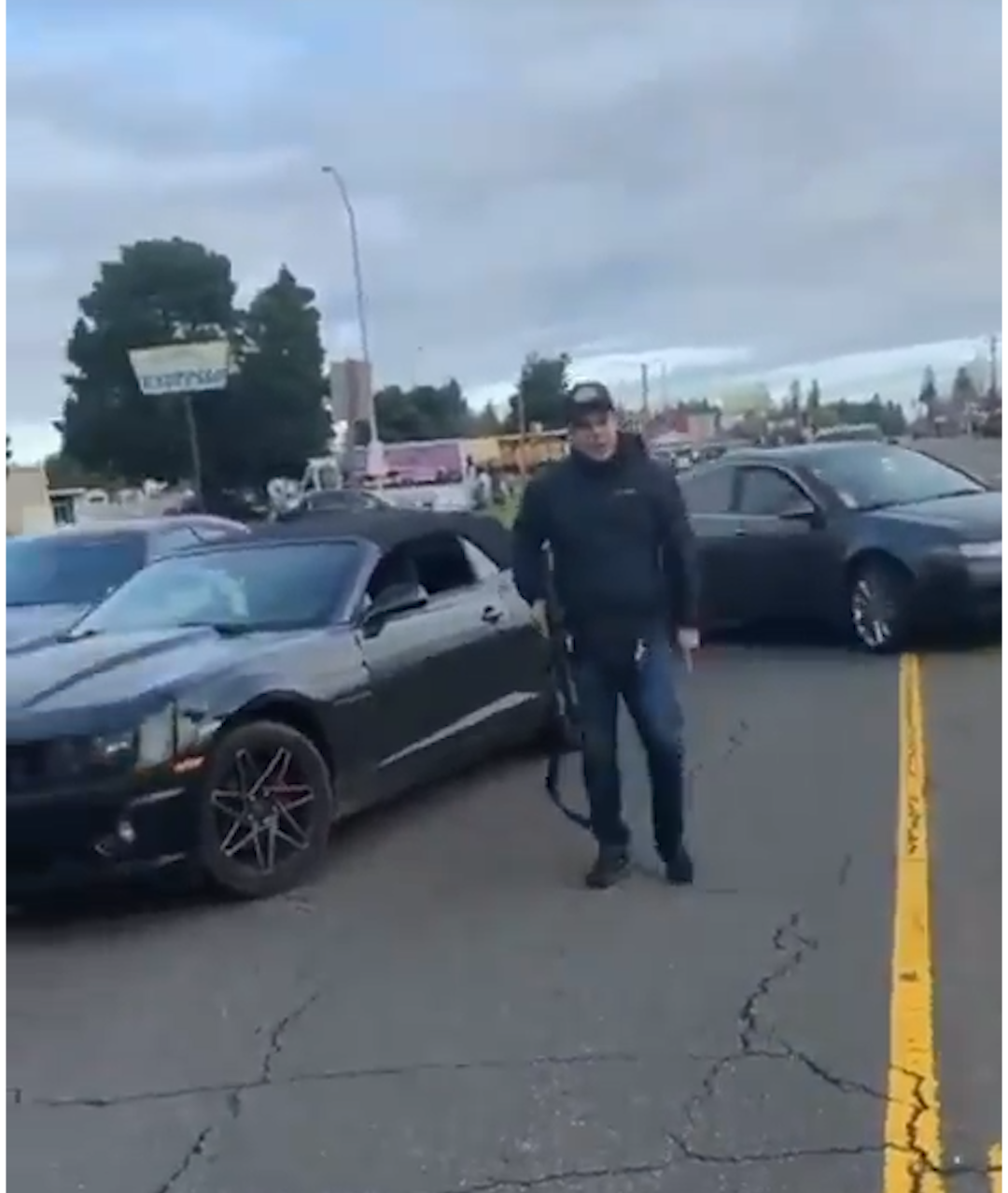 Tense Moment in Salem: ICE Agent Pulls Gun After Woman Blocks Vehicle at Red Light