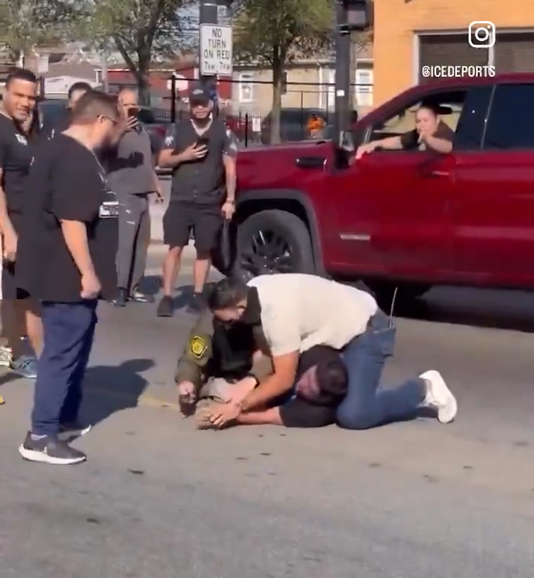 Chaos Erupts as Crowd Helps Suspect Flee During Arrest — Officers Overwhelmed