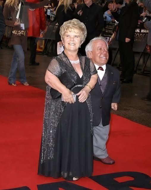 An Actor Just 112 cm Tall Married a Woman Slightly Taller — Here’s What Their Children Look Like